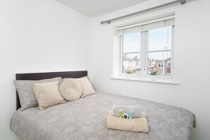 3 soverom, strykejern/-brett, wi-fi og sengetøy