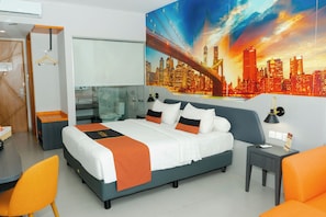 Dobbeltrom – familie, 1 soverom | Sengetøy av topp kvalitet, skrivebord og wi-fi (inkludert)