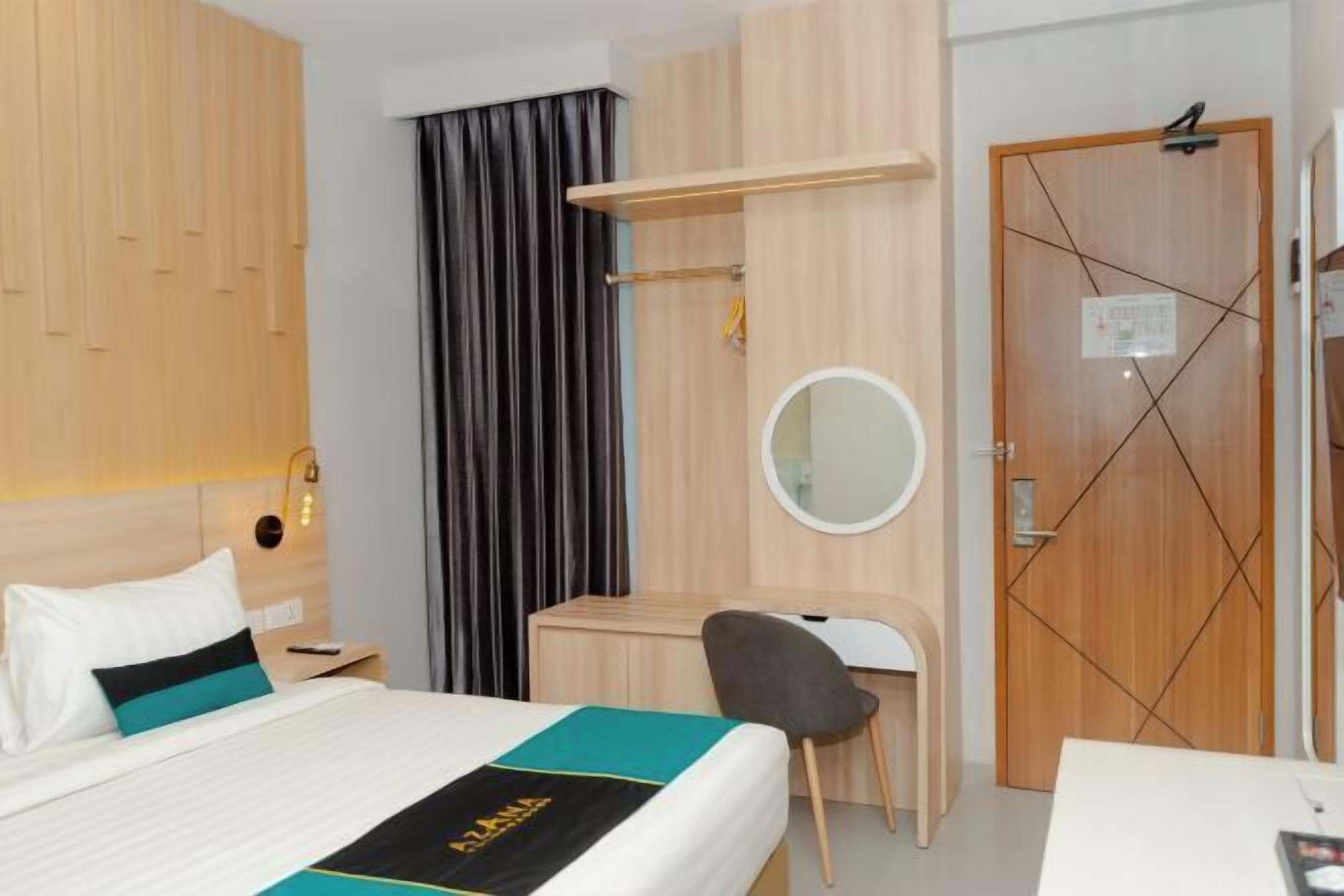 Seprai premium, meja kerja, dan Wi-Fi gratis