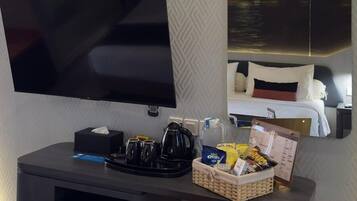 Family Double Room, 1 Bedroom | Bathroom | Shower, rainfall showerhead, hair dryer, slippers