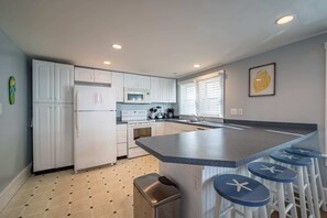 Basic Apartment | Private kitchen | Full-size fridge, microwave, oven, stovetop - OCHG Ocean Block 7-11 (Ocean City)