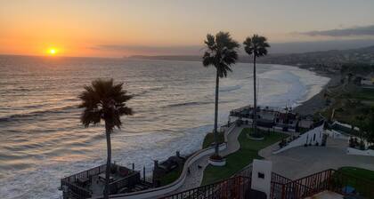 Spectacular oceanview penthouse - rooftop terrace, bbq, pool, jacuzzi & beach