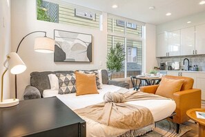 2 Schlafzimmer, Schreibtisch, Bügeleisen/Bügelbrett, kostenloses WLAN