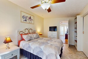 2 bedrooms, internet, bed sheets