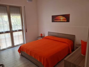 3 chambres, fer et planche à repasser, Wi-Fi, draps fournis