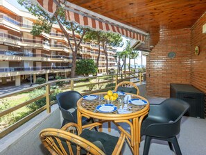Outdoor dining - Apartment Marina by Interhome (Cambrils)