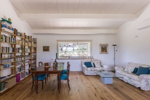 Interior - Beautiful villa with pool in the heart of Umbria, just 9 km from Todi, an oasis of peace and comfort (Todi)