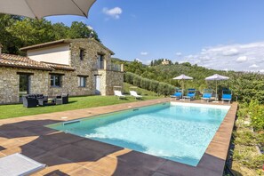 Pool - Beautiful villa with pool in the heart of Umbria, just 9 km from Todi, an oasis of peace and comfort (Todi)
