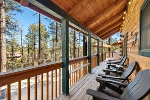 Property grounds - A Luxurious Prescott Log Cabin, 1 mile to Downtown.  (Prescott)