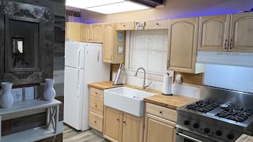 Tủ lạnh, lò vi sóng, lò nướng, bếp nấu