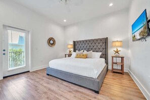 6 bedrooms, iron/ironing board, free WiFi, bed sheets