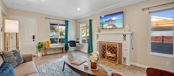 Near Disney! 2 bed 1 Bath - Front House