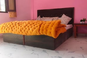 Quarto triplo luxo | Wi-Fi de cortesia, roupa de cama