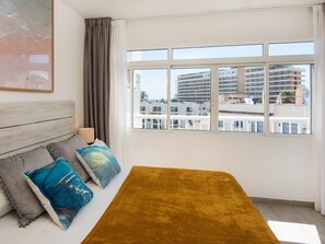 2 chambres, fer et planche à repasser, draps fournis