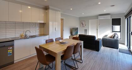 Geethree - Family escape