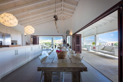 Villa Milonga - Beautiful Villa With Pool Near the Beach