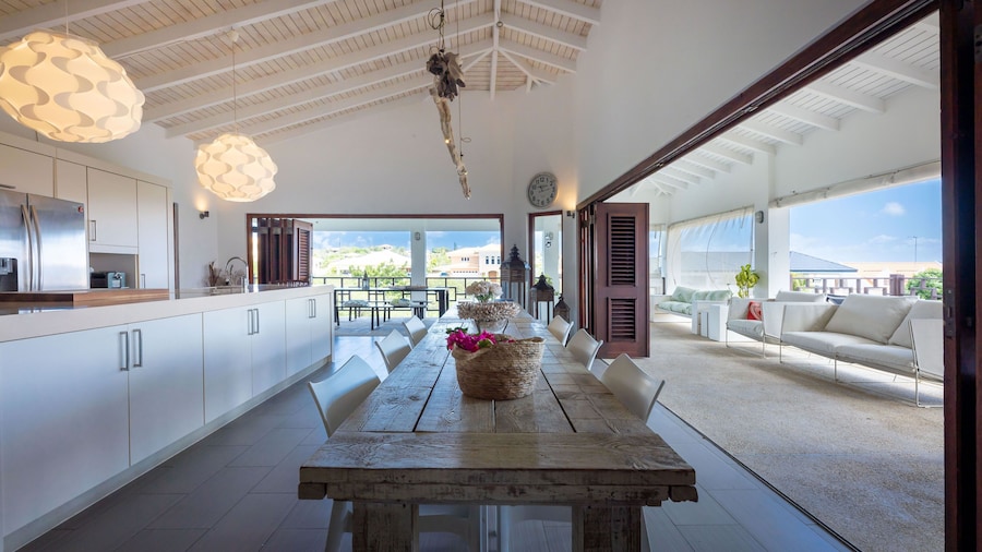 Villa Milonga - Beautiful Villa With Pool Near the Beach