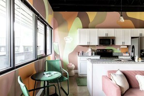 Interior - NEW Studio Sleeps 4 - 7 mins to DT! (Nashville)