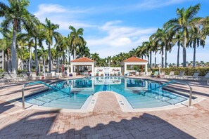 Leilighet, 1 kingsize-seng med sovesofa (Bahia Vista 361- Club Bahia) | Basseng | Et oppvarmet basseng