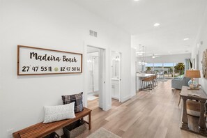 Interior - Madeira Del Mar Penthouse #2- Premier (Madeira Beach)