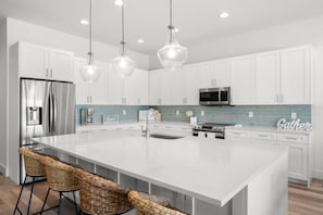 Condo, Multiple Beds (Madeira Del Mar Penthouse #2- Premier) | Private kitchen - Madeira Del Mar Penthouse #2- Premier (Madeira Beach)