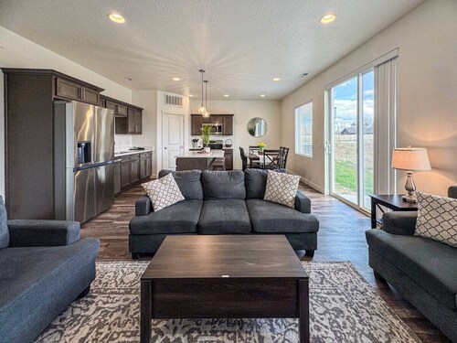 Avani Home, Dog friendly, close to Market/Marina