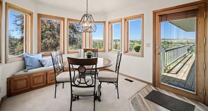 Stunning Hillside Retreat w/ Panoramic Views, Pet Friendly, Pool Table, Huge Deck, 1 Mile 2 Downtown