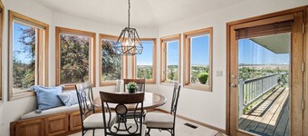 Stunning Hillside Retreat w/ Panoramic Views, Pet Friendly, Pool Table, Huge Deck, 1 Mile 2 Downtown