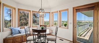 Stunning Hillside Retreat w/ Panoramic Views, Pet Friendly, Pool Table, Huge Deck, 1 Mile 2 Downtown