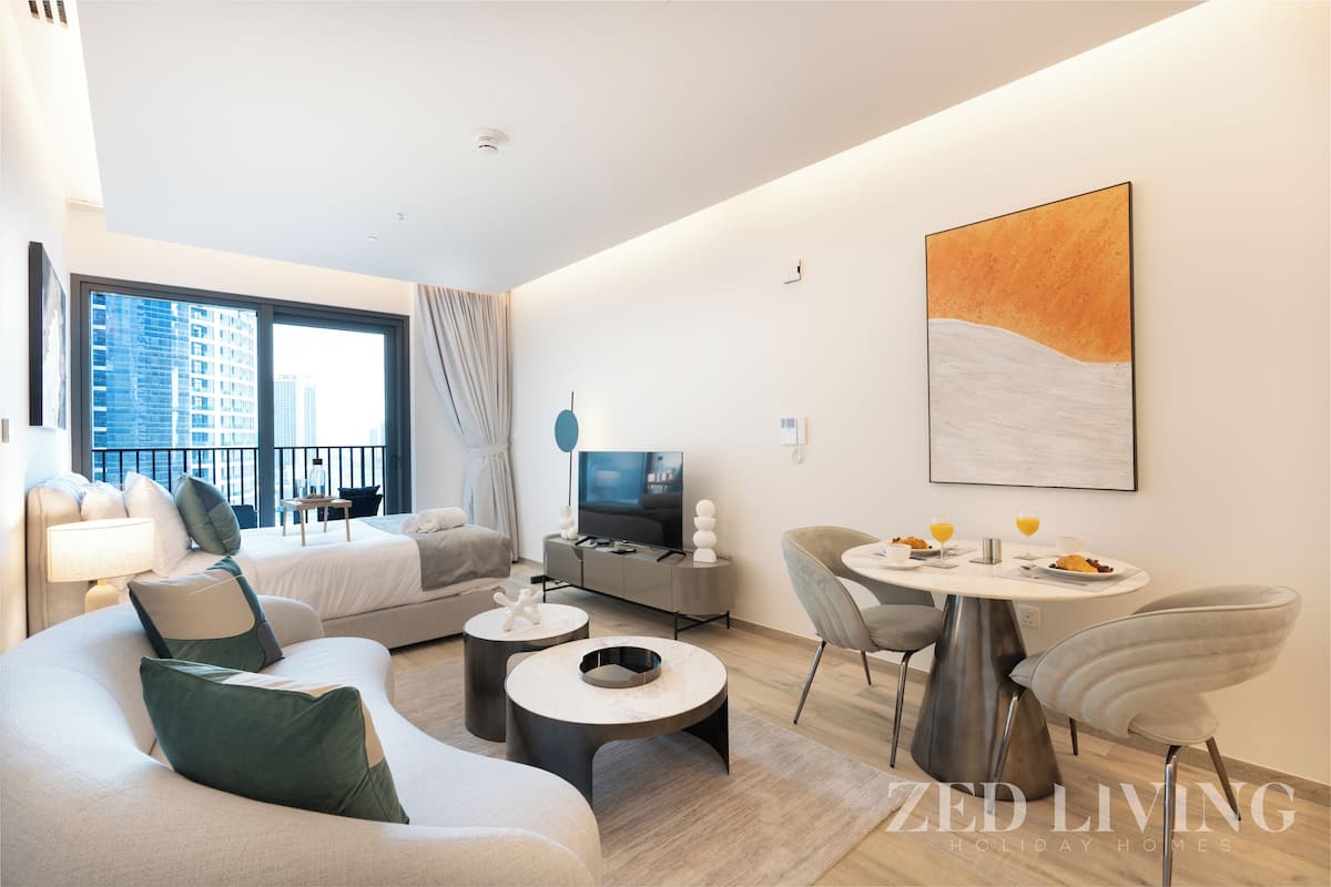 1 bedroom, individually decorated, individually furnished