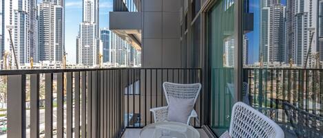 Comfort Apartment, 1 King Bed, Balcony, City View | Balcony
