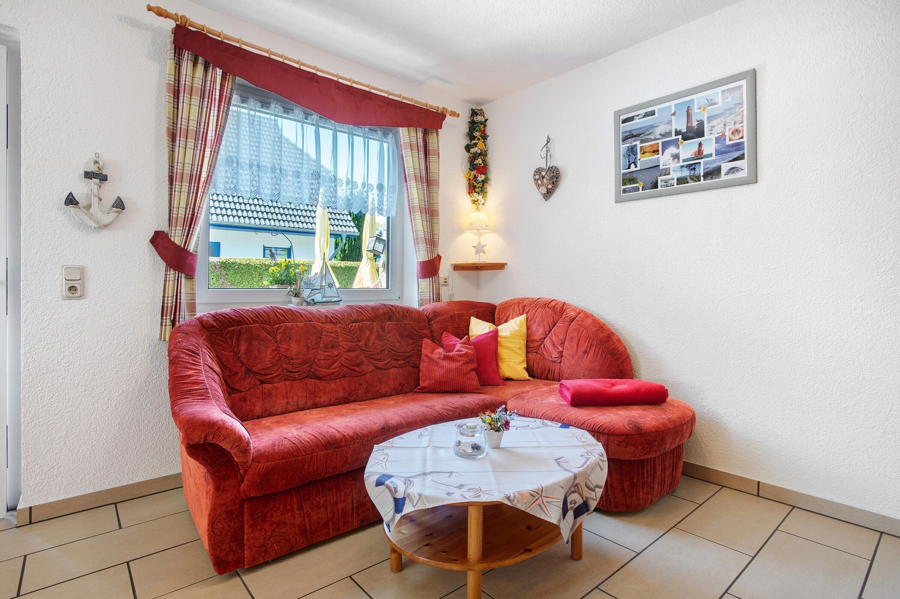 Fernseher, Tischtennisplatte, Stereoanlage