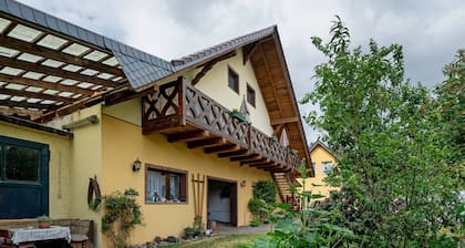Ferienhaus 'Bauernnest' mit gemeinschaftlichem Garten und WLAN