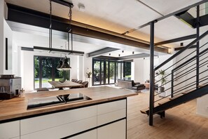 Interior - Holiday Home 'Studio Mt Nine' with Private Terrace, Private Garden and Wi-Fi (Neu Wulmstorf)