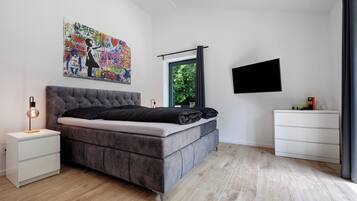 3 bedrooms, free WiFi, bed sheets