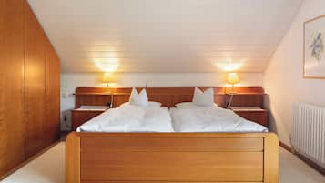 2 dormitorios, tabla de planchar con plancha, wifi gratis y ropa de cama