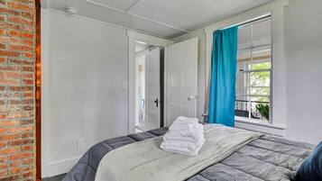 4 dormitorios, tabla de planchar con plancha, cuna de viaje y wifi