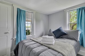 4 slaapkamers, een strijkplank/strijkijzer, reisbedje, wifi