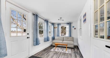 Lakeside 4BD: Pushaw Lake Retreat