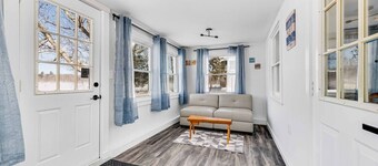 Lakeside 4BD: Pushaw Lake Retreat