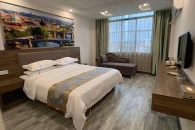 Ningming Zheshang Business Hotel