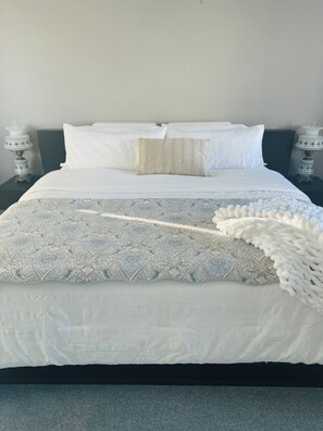 3 Schlafzimmer, Zimmersafe, Schreibtisch, Bügeleisen/Bügelbrett