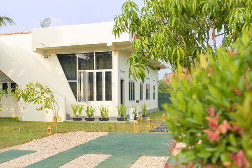 Cozy villa, Family or friends within 10min drive to the Airport or beach Negombo