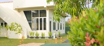 Cozy villa, Family or friends within 10min drive to the Airport or beach Negombo