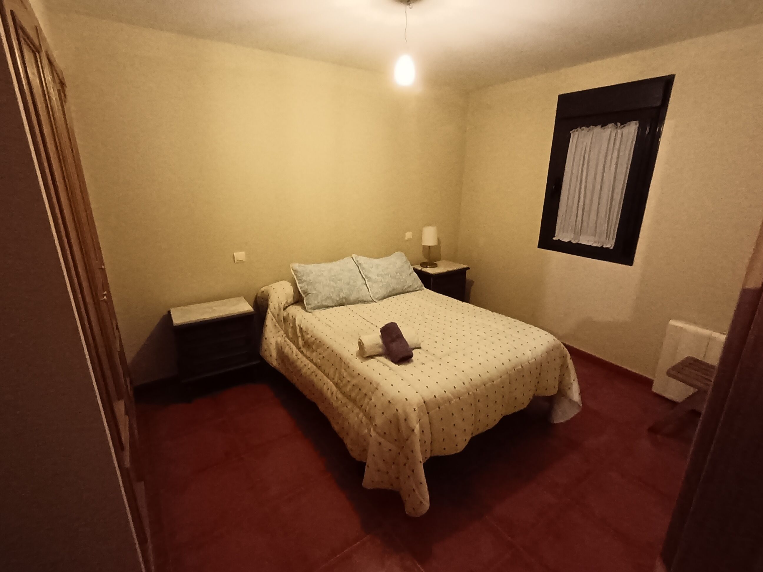 4 chambres, fer et planche à repasser, Wi-Fi, draps fournis