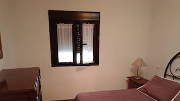 4 slaapkamers, een strijkplank/strijkijzer, wifi, beddengoed