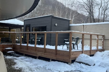 Exterior. Asarigawa Onsen Hotel