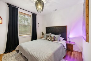 2 habitaciones, tabla de planchar con plancha, wifi y ropa de cama 