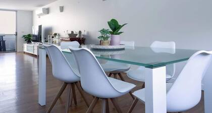Gateway to The Gorge 3Br, 2Bath, CBD Apartment