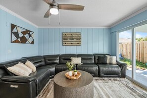 智能电视、电子游戏